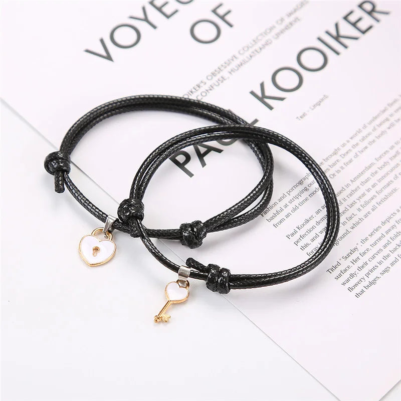 2Pcs Elastic Rope Paired Bracelet Magnetic Couple Charms Pendant Friendship Bracelet Fashion Jewelry Accessories for Women Girls